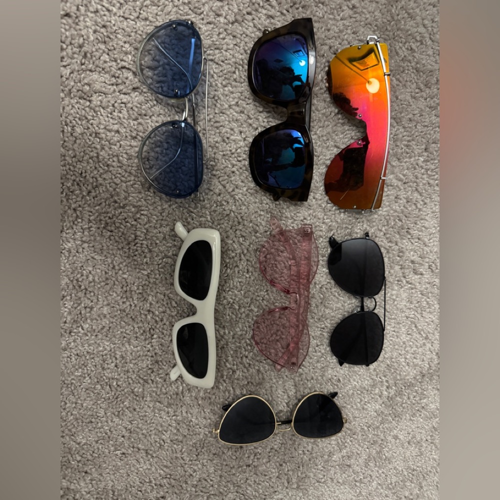 Sunglasses lot